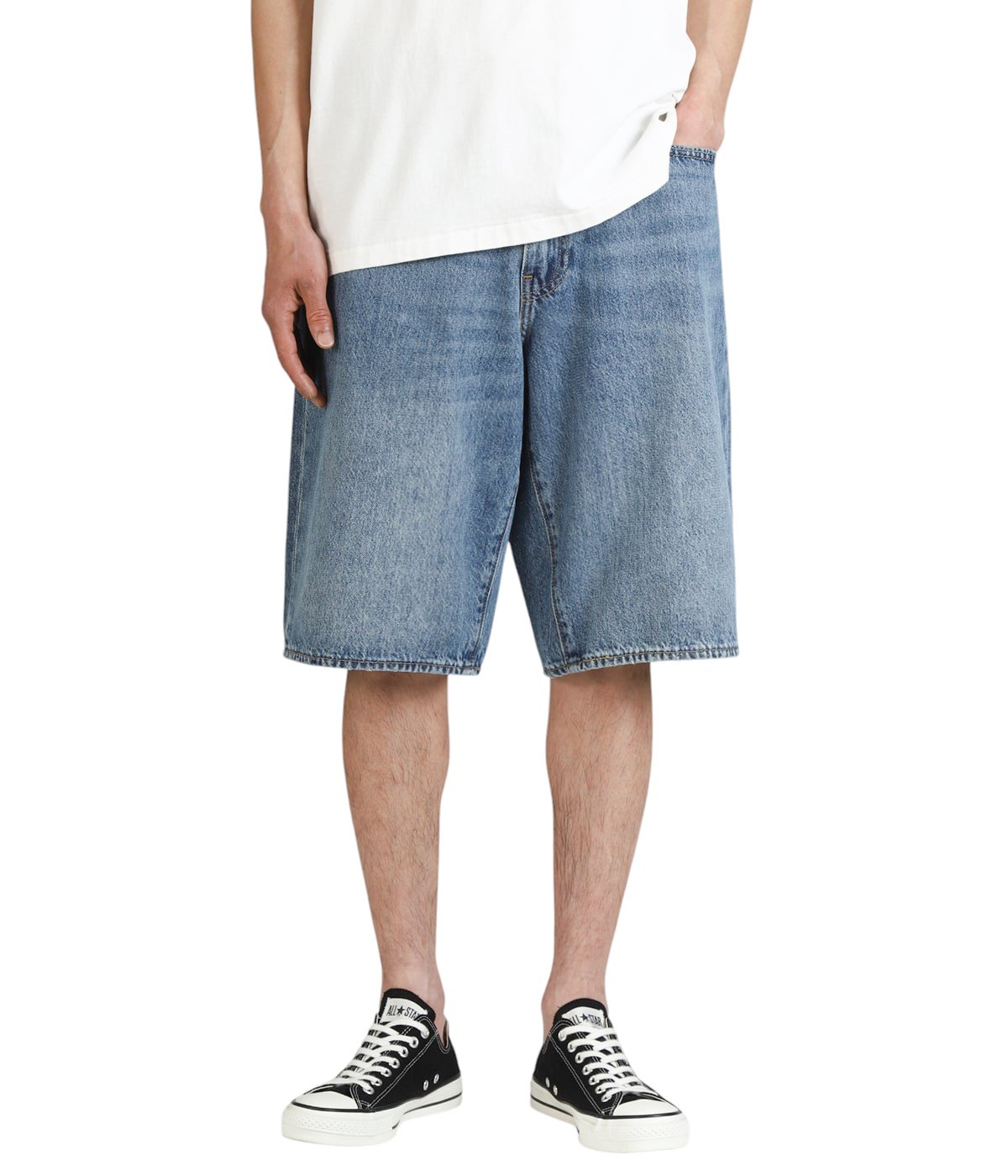 model（175cm / 60kg）B85 W75 H92 着用サイズ：34inch