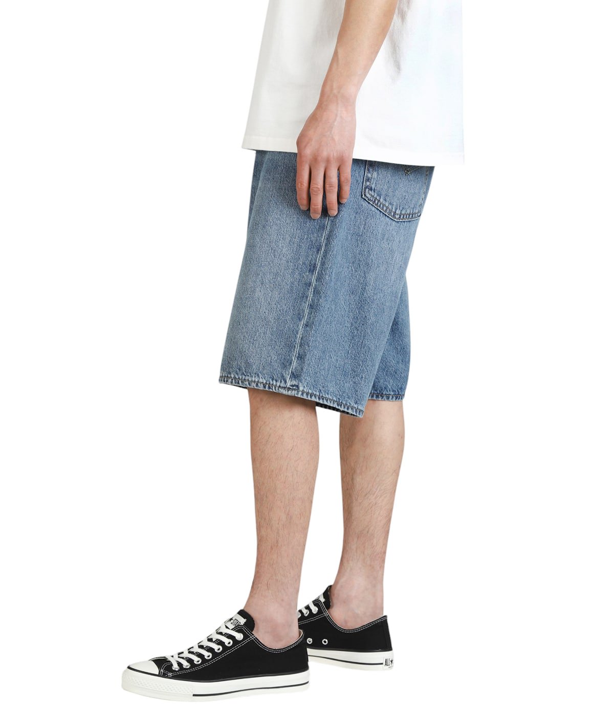 model（175cm / 60kg）B85 W75 H92 着用サイズ：34inch