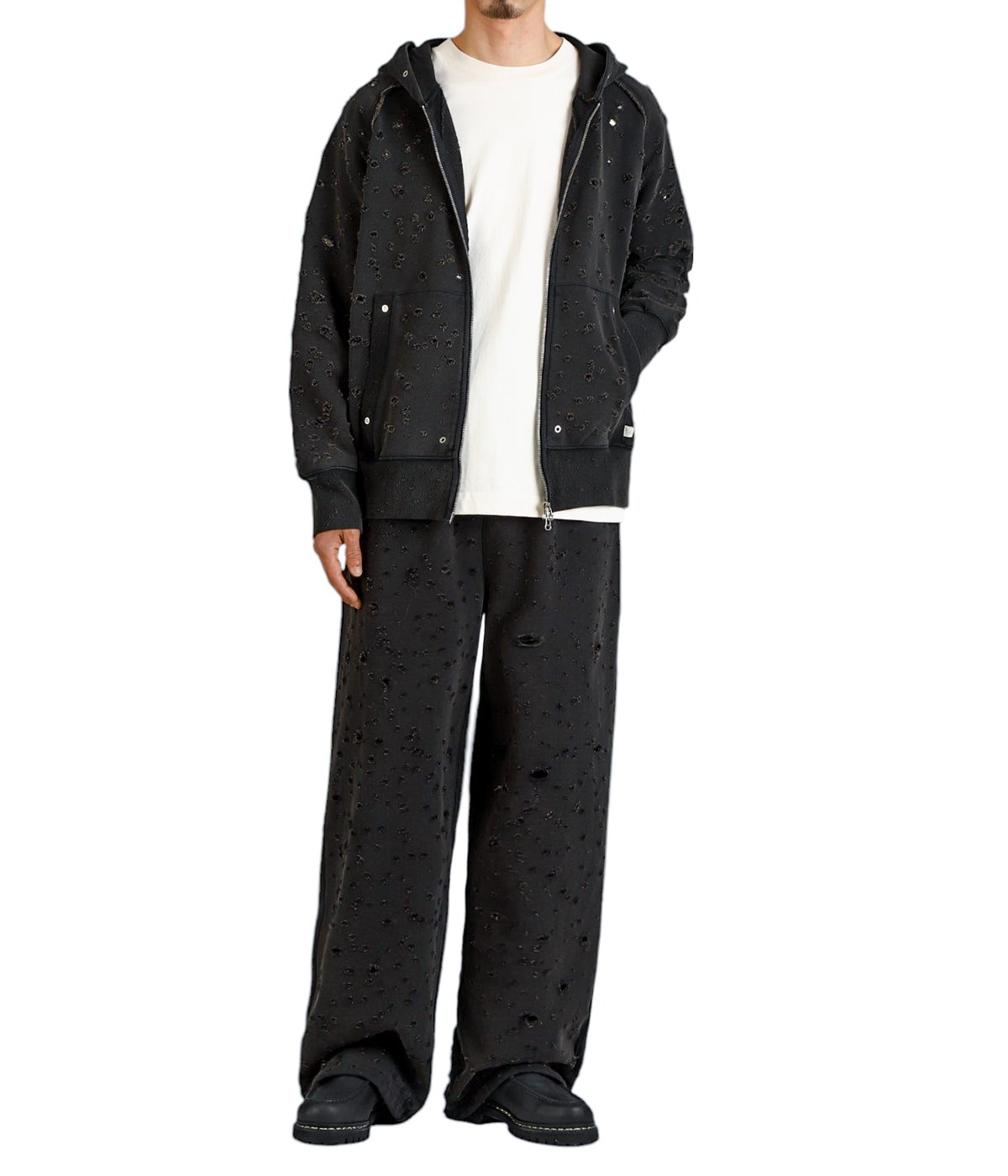 model（175cm / 60kg）B85 W75 H92 着用サイズ：2