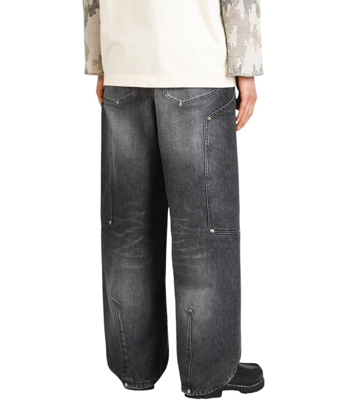 model（175cm / 60kg）B85 W75 H92 着用サイズ：2