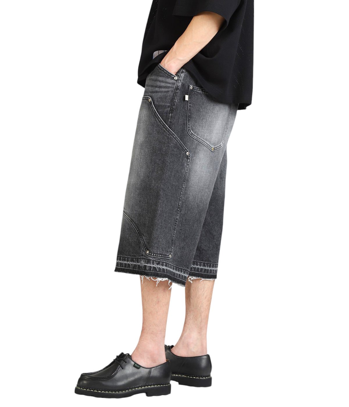 model（175cm / 60kg）B85 W75 H92 着用サイズ：2