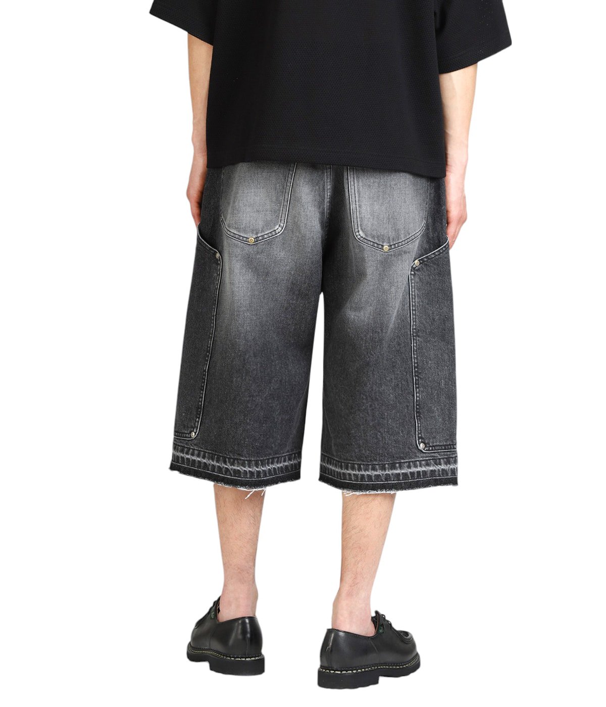 model（175cm / 60kg）B85 W75 H92 着用サイズ：2