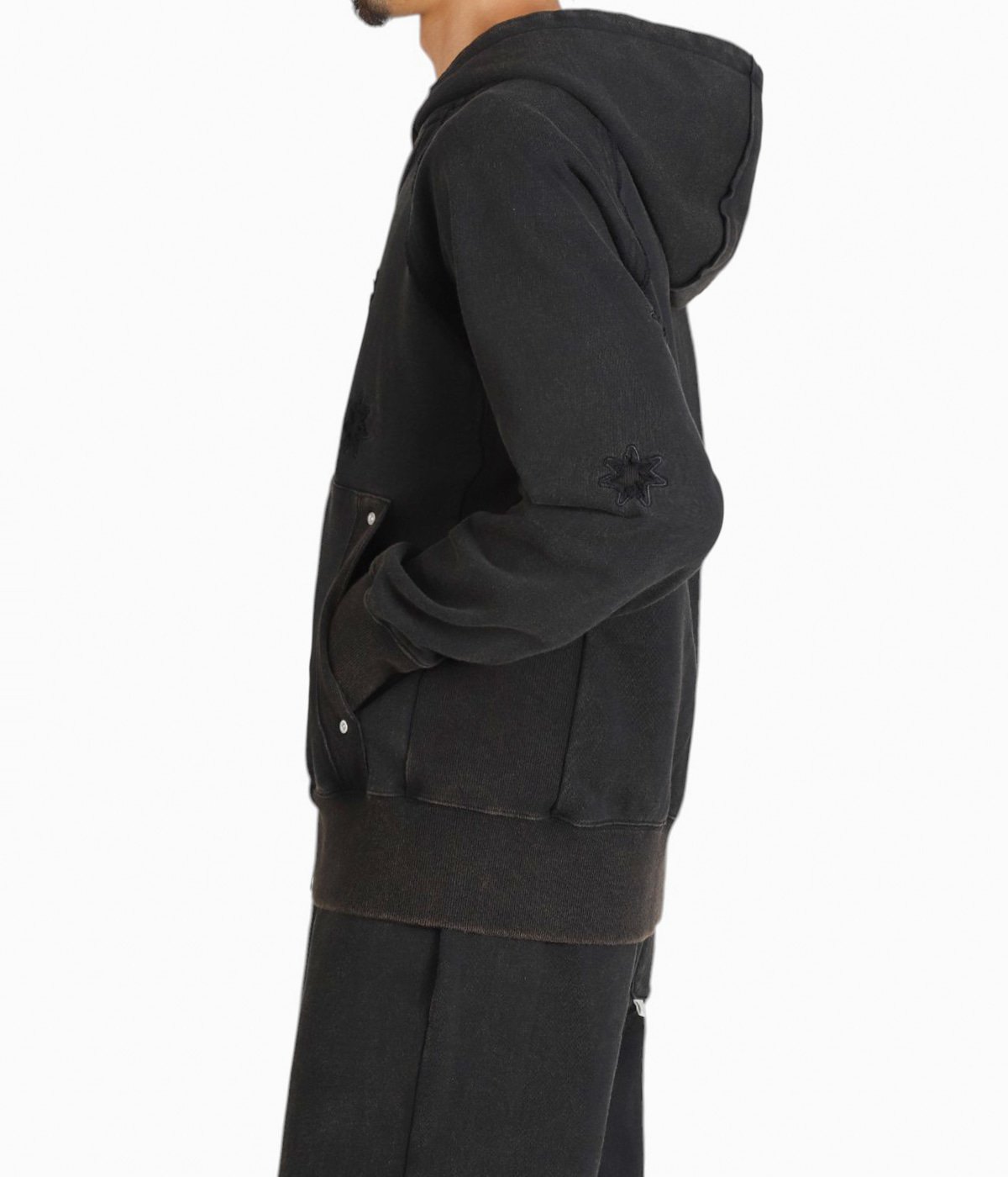 model（175cm / 60kg）B85 W75 H92 着用サイズ：2