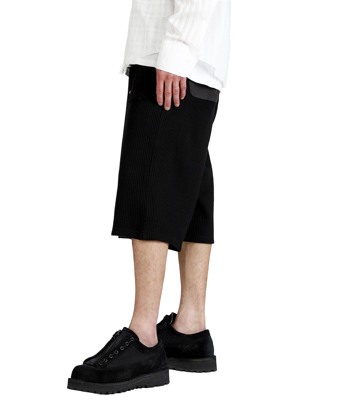 model（175cm / 60kg）B85 W75 H92 着用サイズ：2