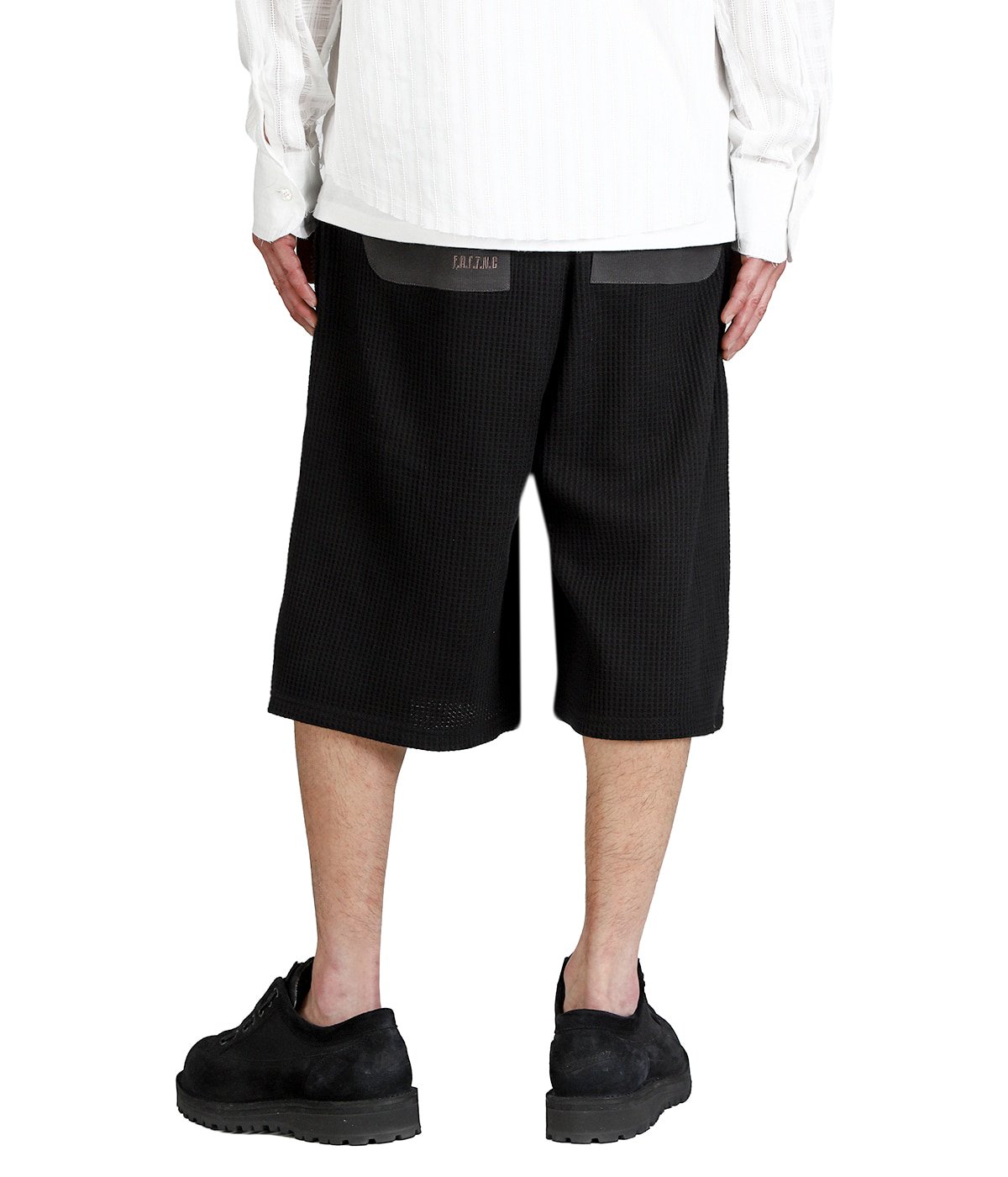 model（175cm / 60kg）B85 W75 H92 着用サイズ：2