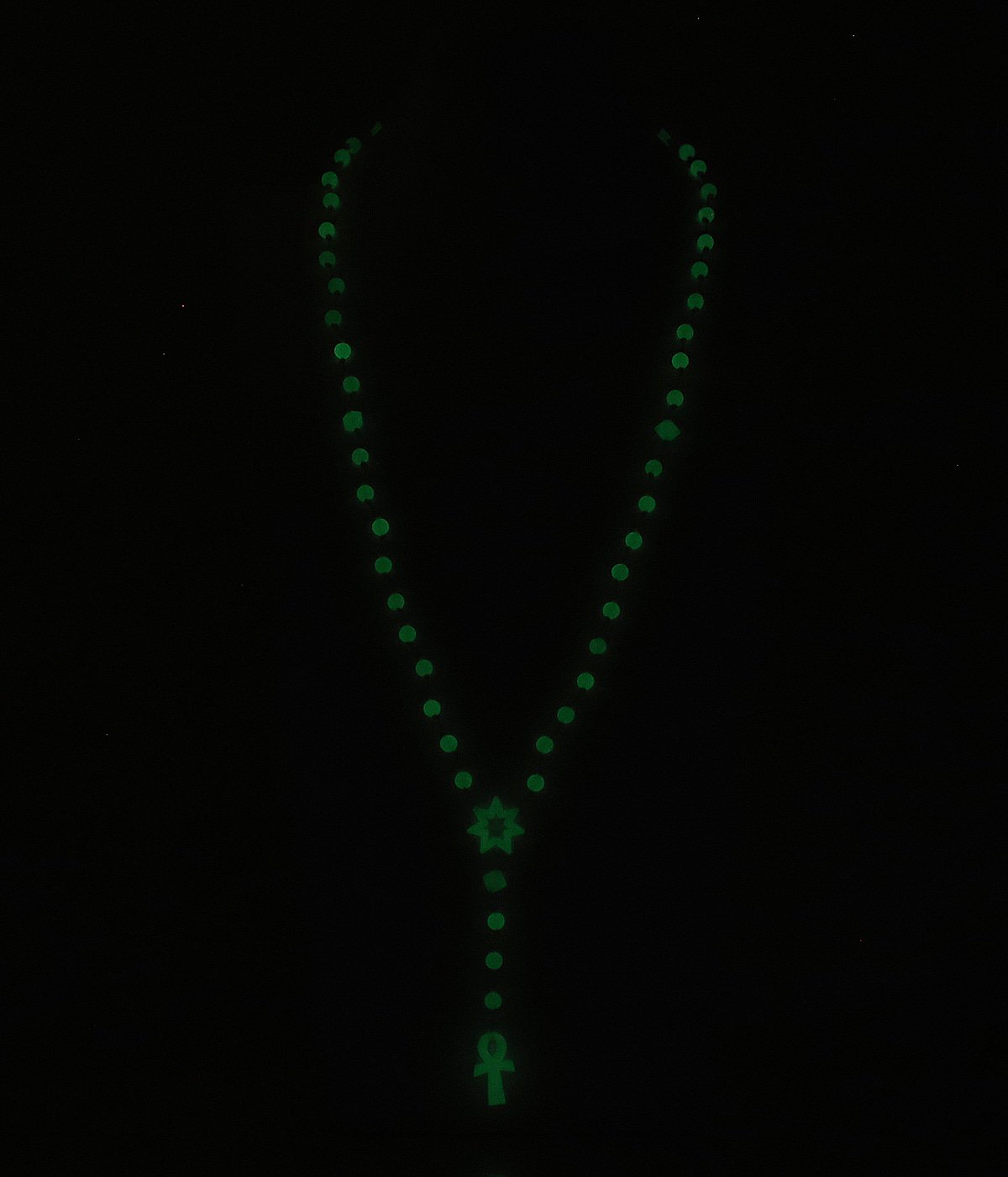 暗闇でも光るデザイン