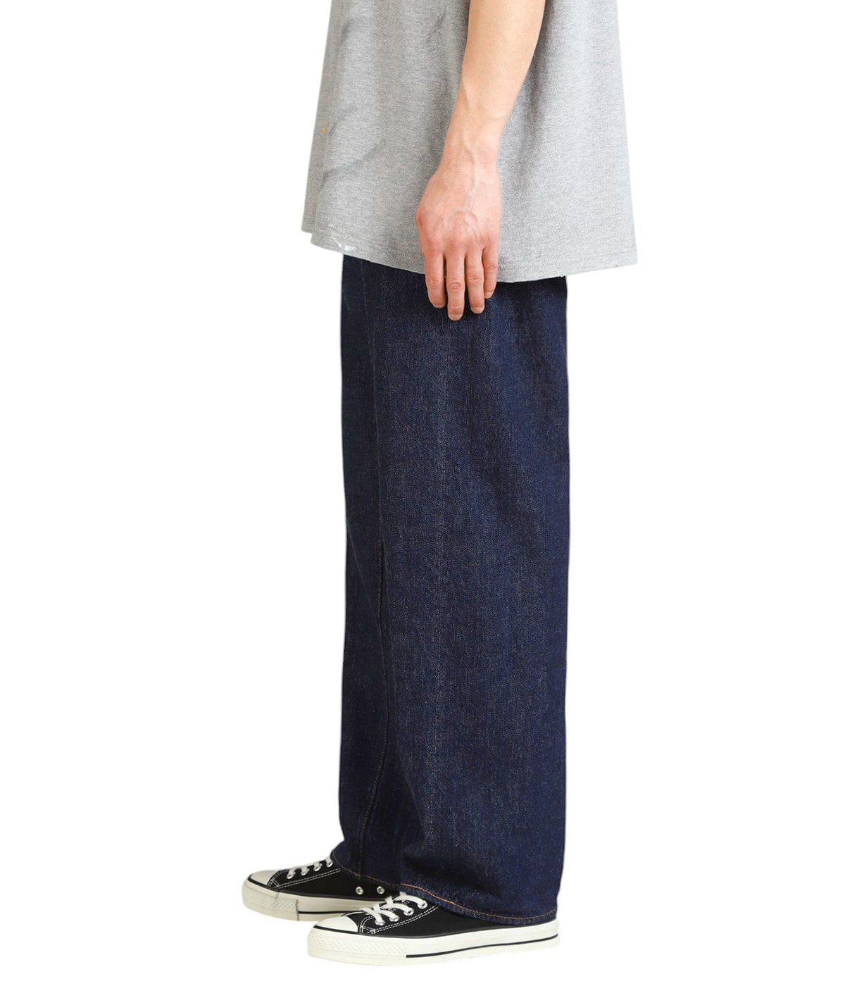 model（175cm / 60kg）B85 W75 H92 着用サイズ：3(L)
