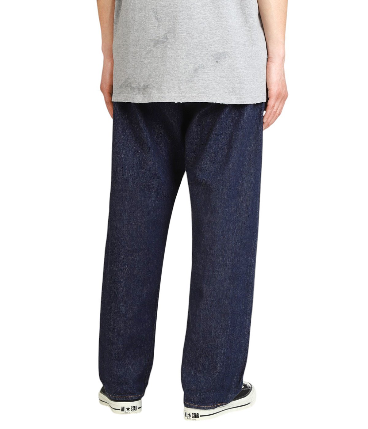 model（175cm / 60kg）B85 W75 H92 着用サイズ：3(L)