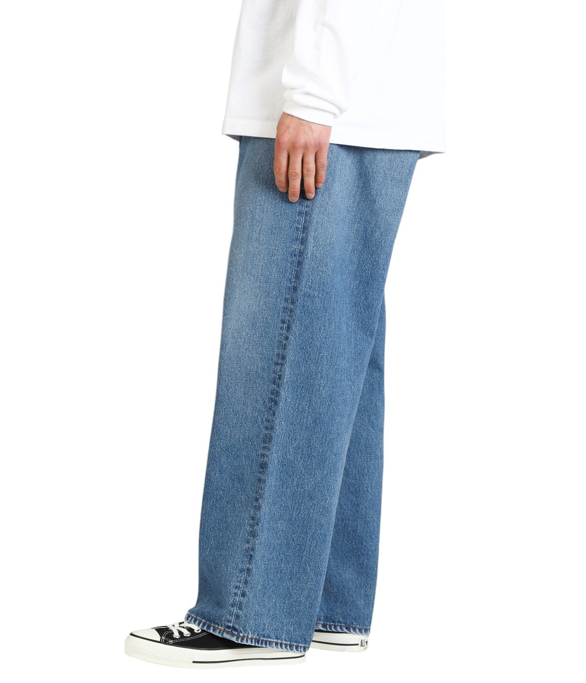 model（175cm / 60kg）B85 W75 H92 着用サイズ：3(L)