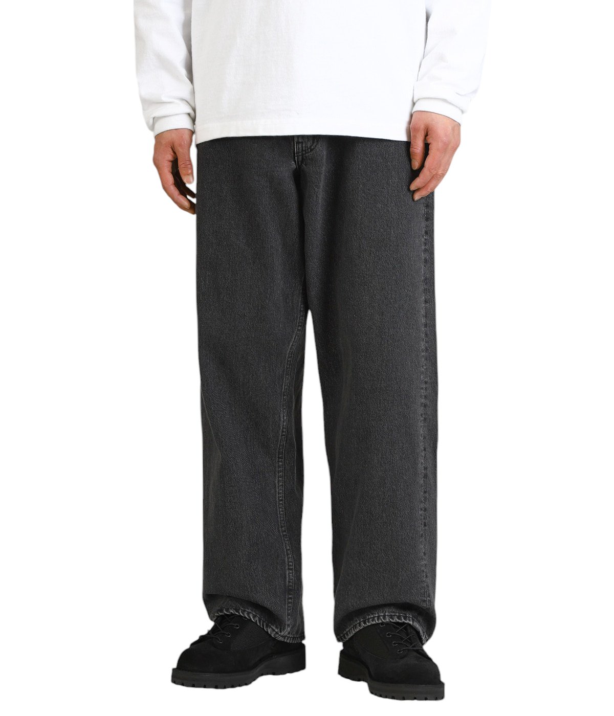 model（175cm / 60kg）B85 W75 H92 着用サイズ：3(L)