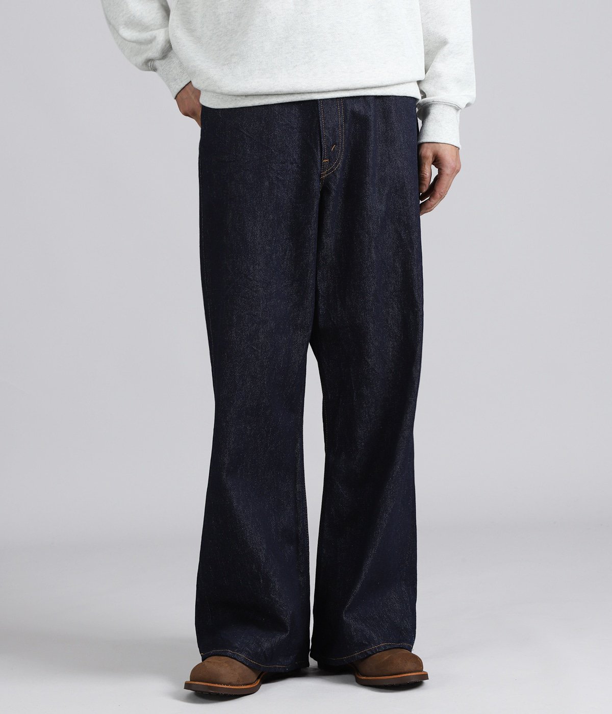 model(175cm / 60kg)B85 W75 H92 着用サイズ：2(M)