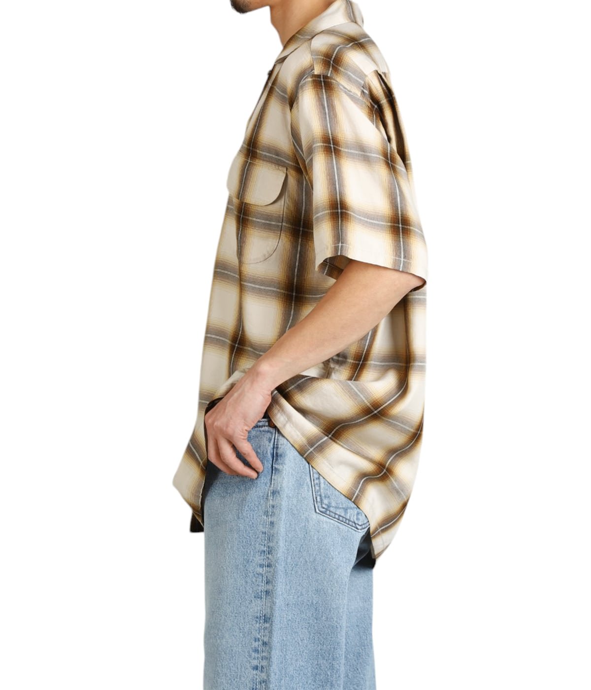 model（175cm / 60kg）B85 W75 H92 着用サイズ：3(L)
