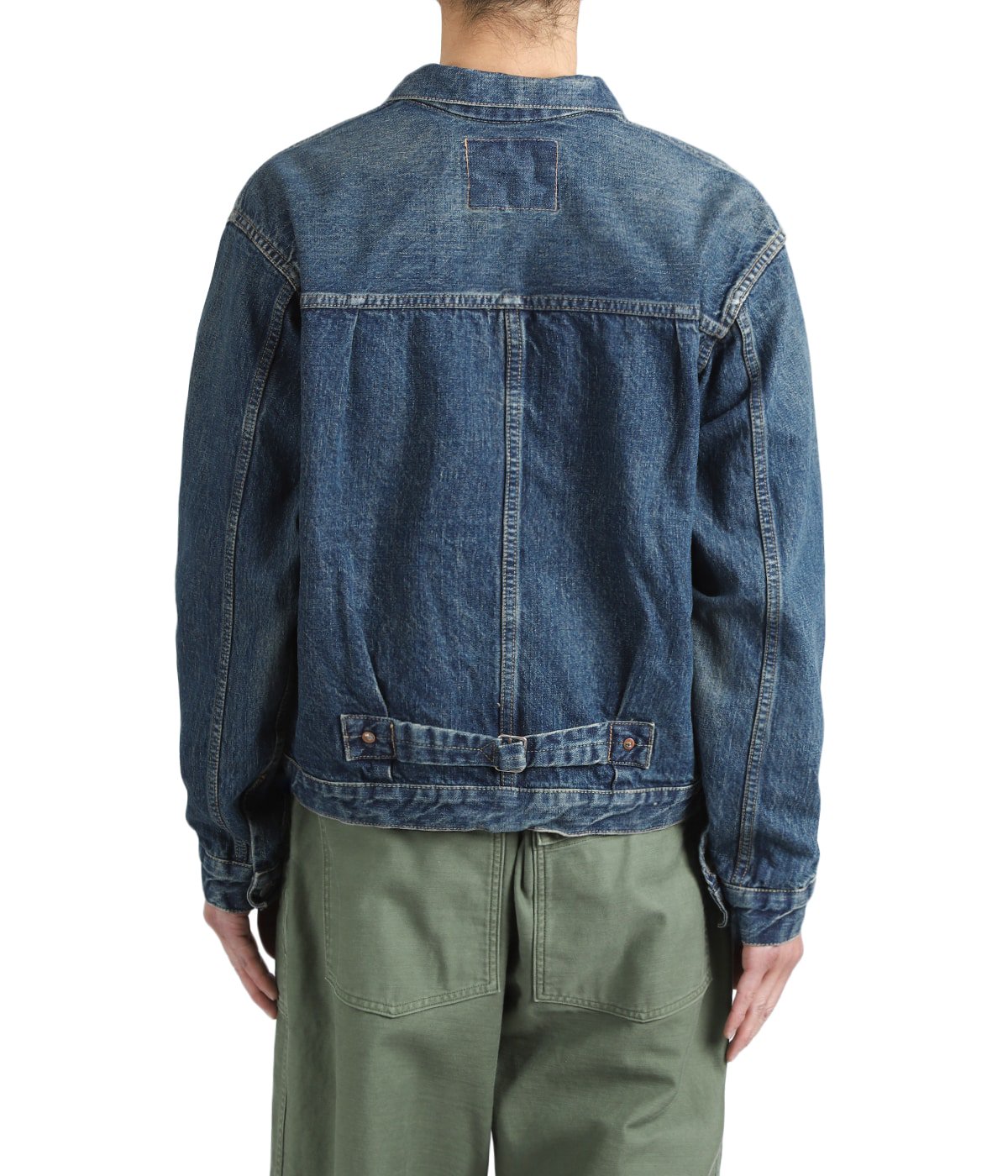 model（175cm / 60kg）B85 W75 H92 着用サイズ：3(L)