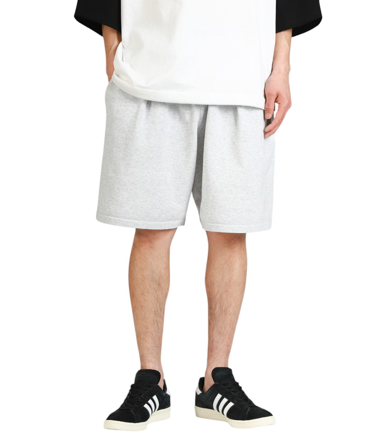 model（175cm / 60kg）B85 W75 H92 着用サイズ：L(48)