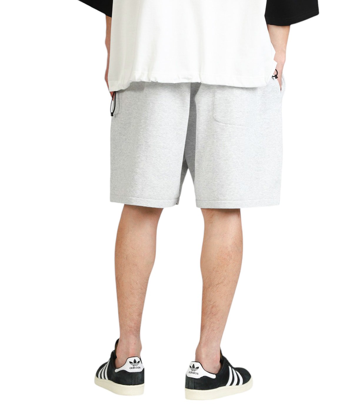 model（175cm / 60kg）B85 W75 H92 着用サイズ：L(48)