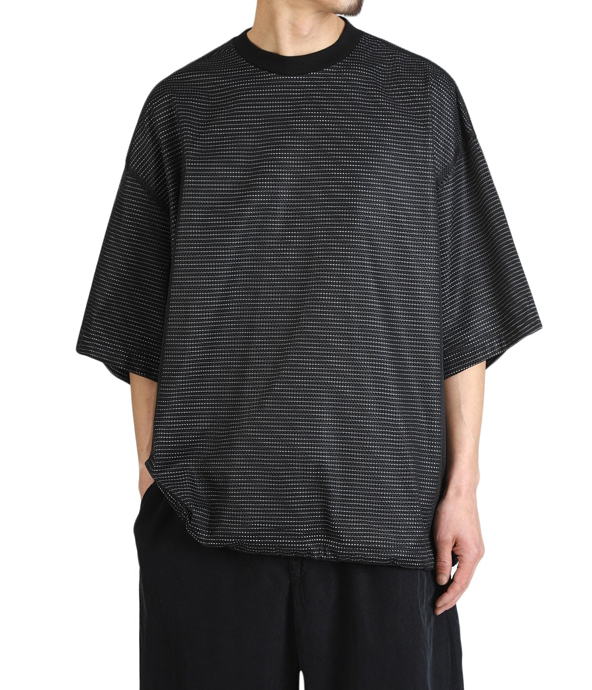 model（175cm / 60kg）B85 W75 H92 着用サイズ：M