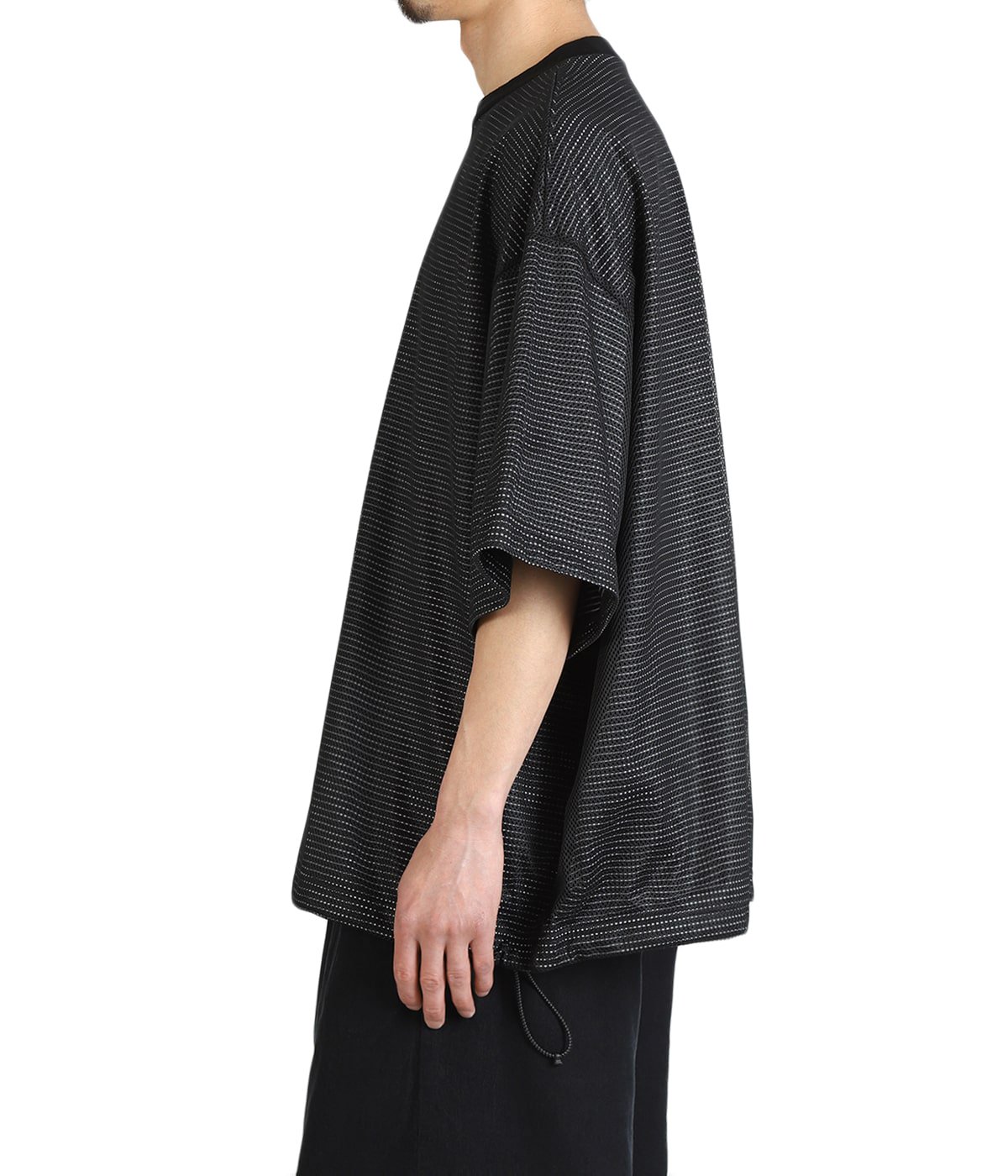 model（175cm / 60kg）B85 W75 H92 着用サイズ：M