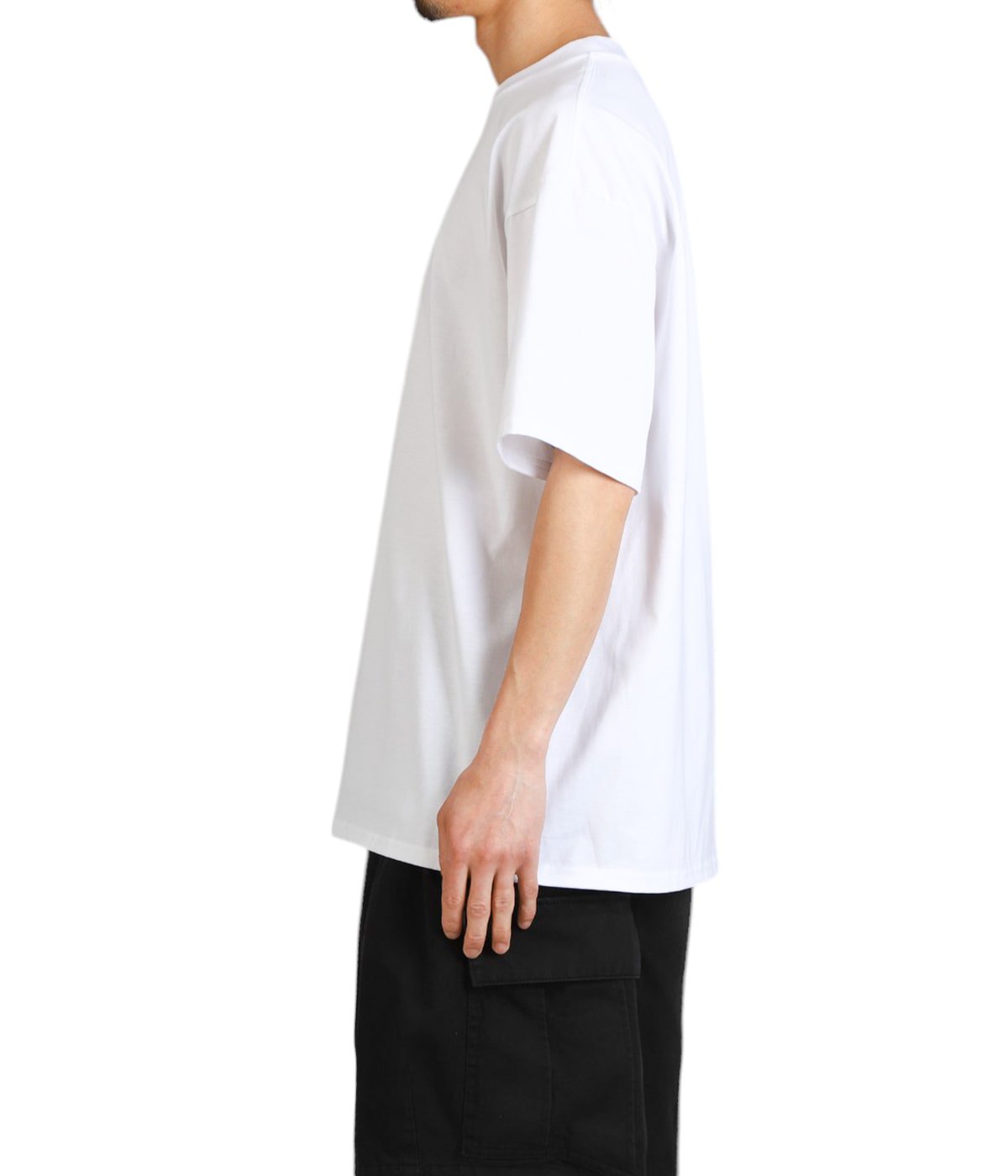 model（175cm / 60kg）B85 W75 H92 着用サイズ：L(48)