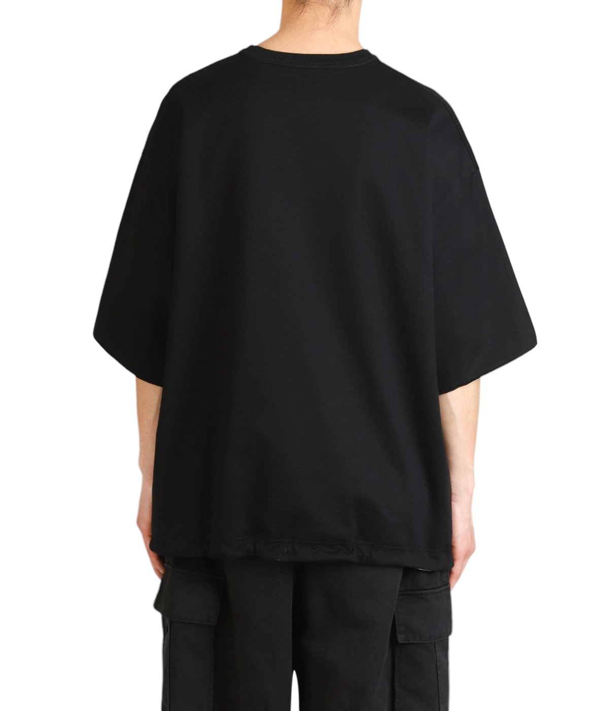 model（175cm / 60kg）B85 W75 H92 着用サイズ：M(46)
