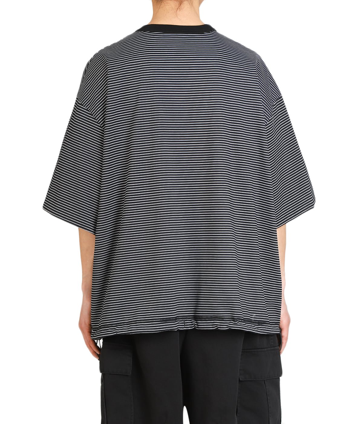 model（175cm / 60kg）B85 W75 H92 着用サイズ：M(46)