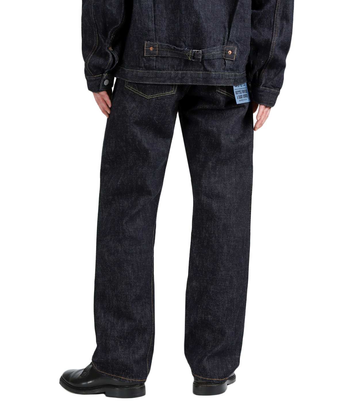 model(175cm / 60kg)B85 W75 H92 着用サイズ：32