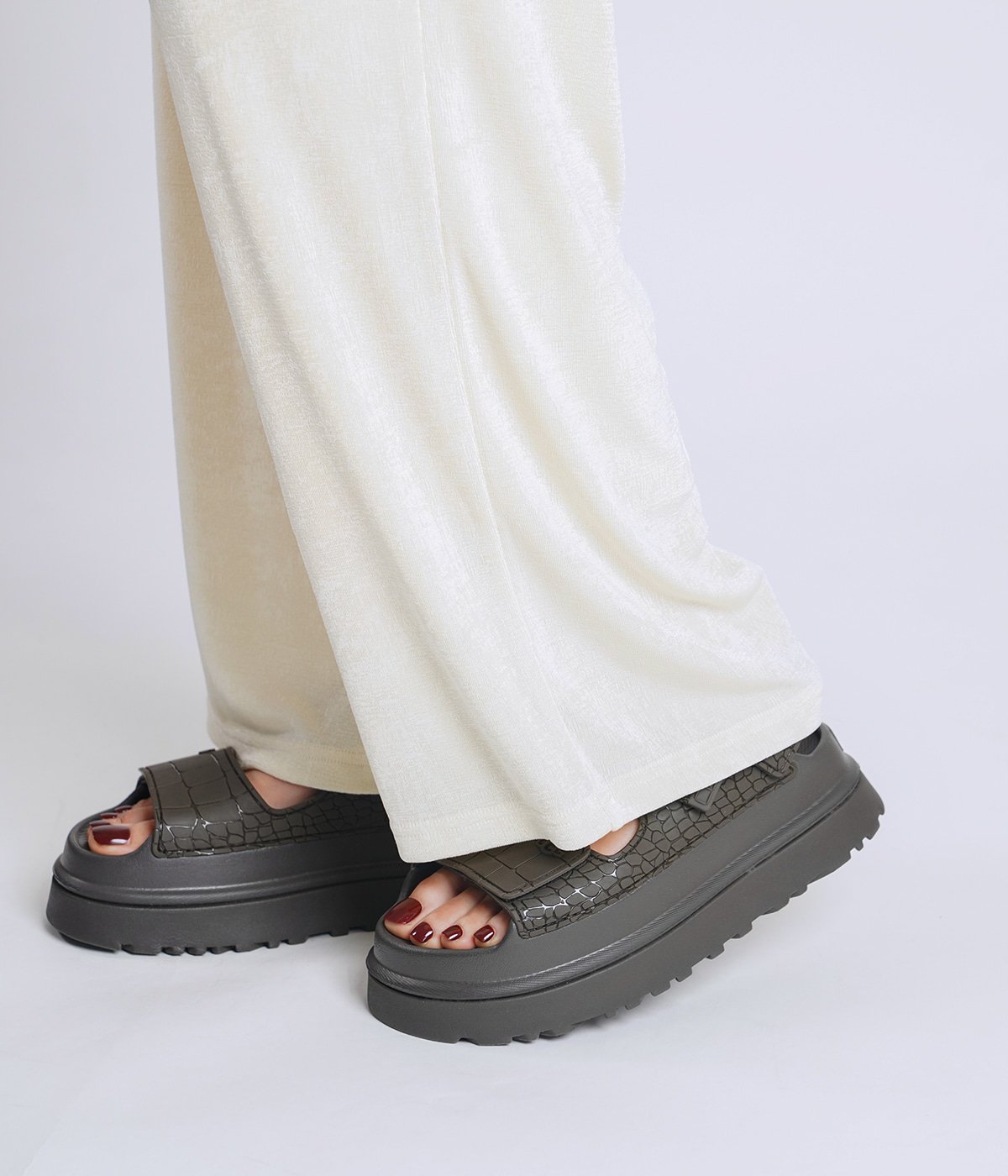 レディース】W GOLDENGLOW EMBOSSED | UGG(アグ) / シューズ サンダル