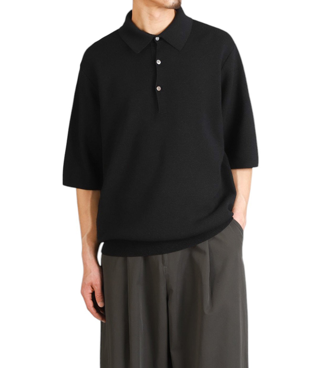 model（175cm / 60kg）B85 W75 H92 着用サイズ：M
