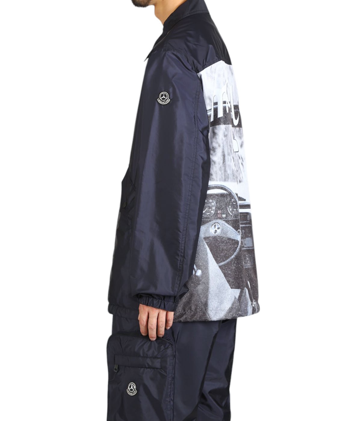 model（184cm / 63kg）B85 W80 H102 着用サイズ：3