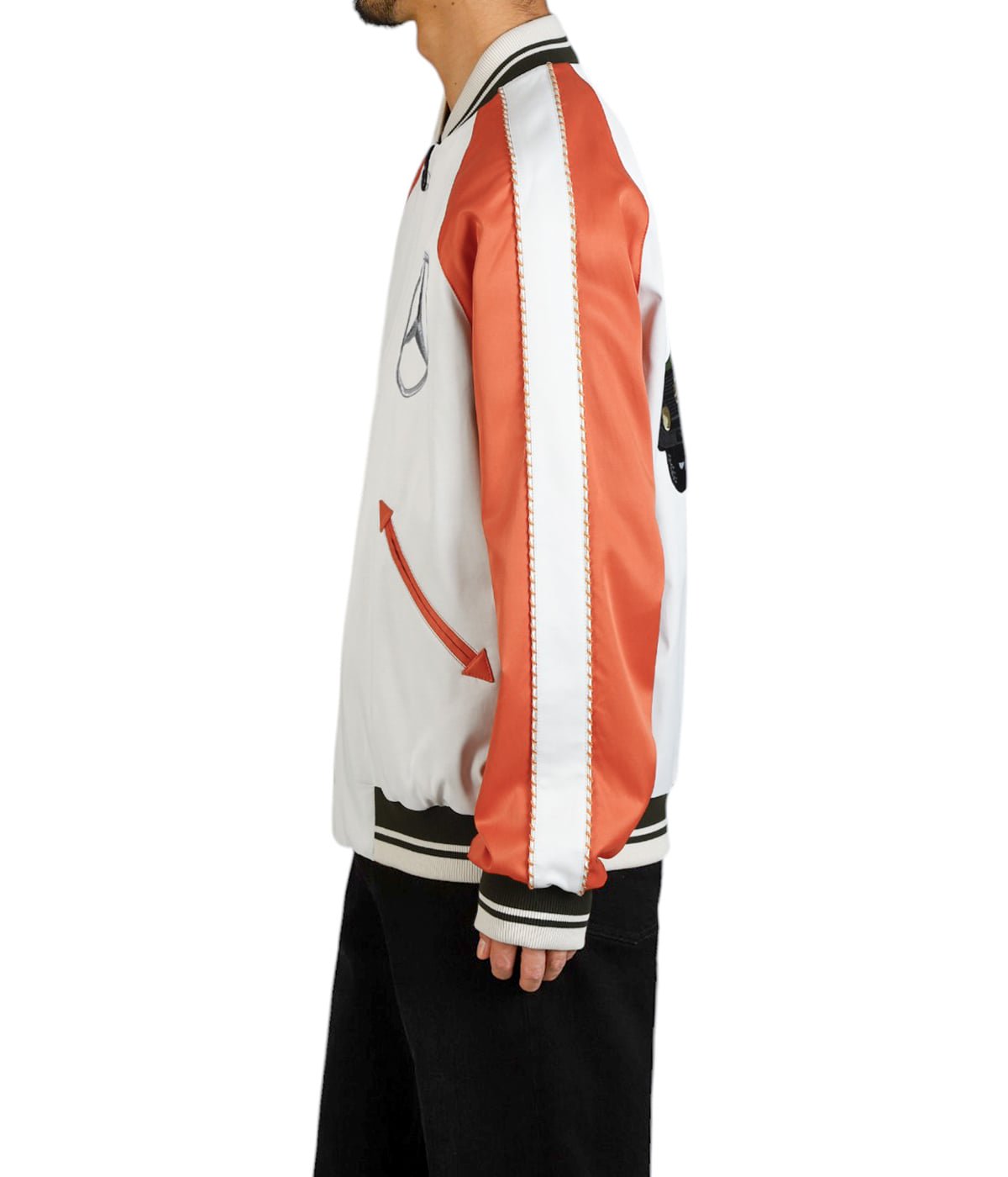 model（184cm / 63kg）B85 W80 H102 着用サイズ：3