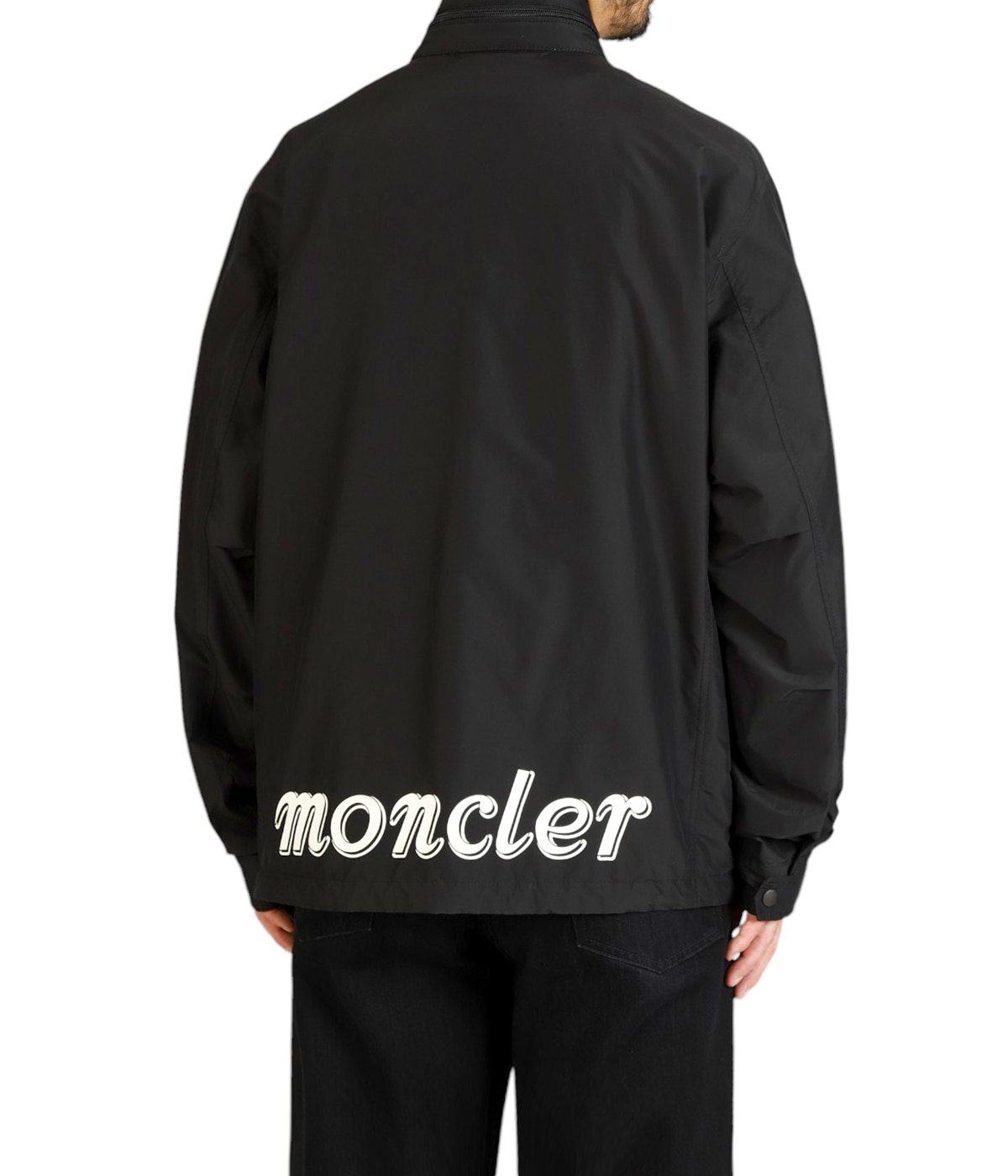 model（184cm / 63kg）B85 W80 H102 着用サイズ：3
