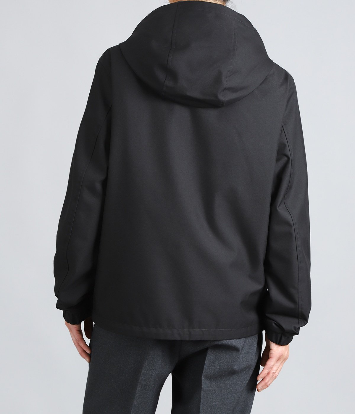 model（175cm / 60kg）B85 W75 H92 着用サイズ：2