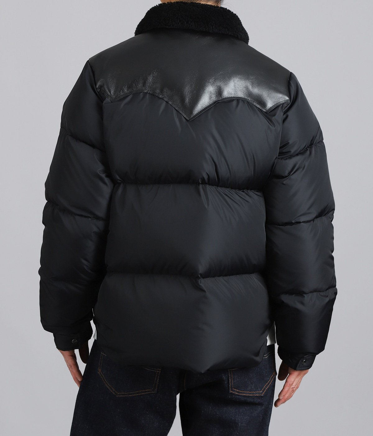 model(175cm / 60kg)B85 W75 H92 着用サイズ：42