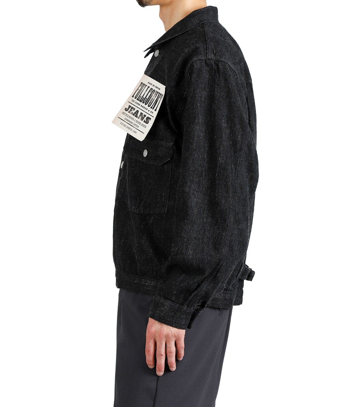 model(175cm / 60kg)B85 W75 H92 着用サイズ：42