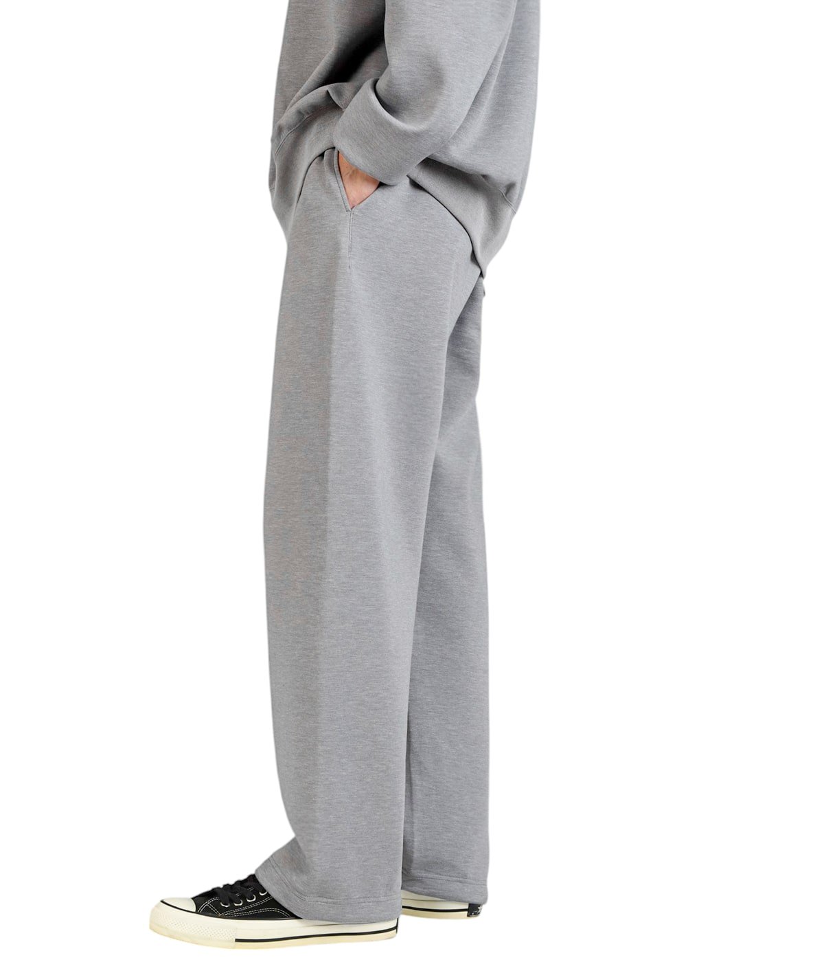 model（175cm / 60kg）B85 W75 H92 着用サイズ：38