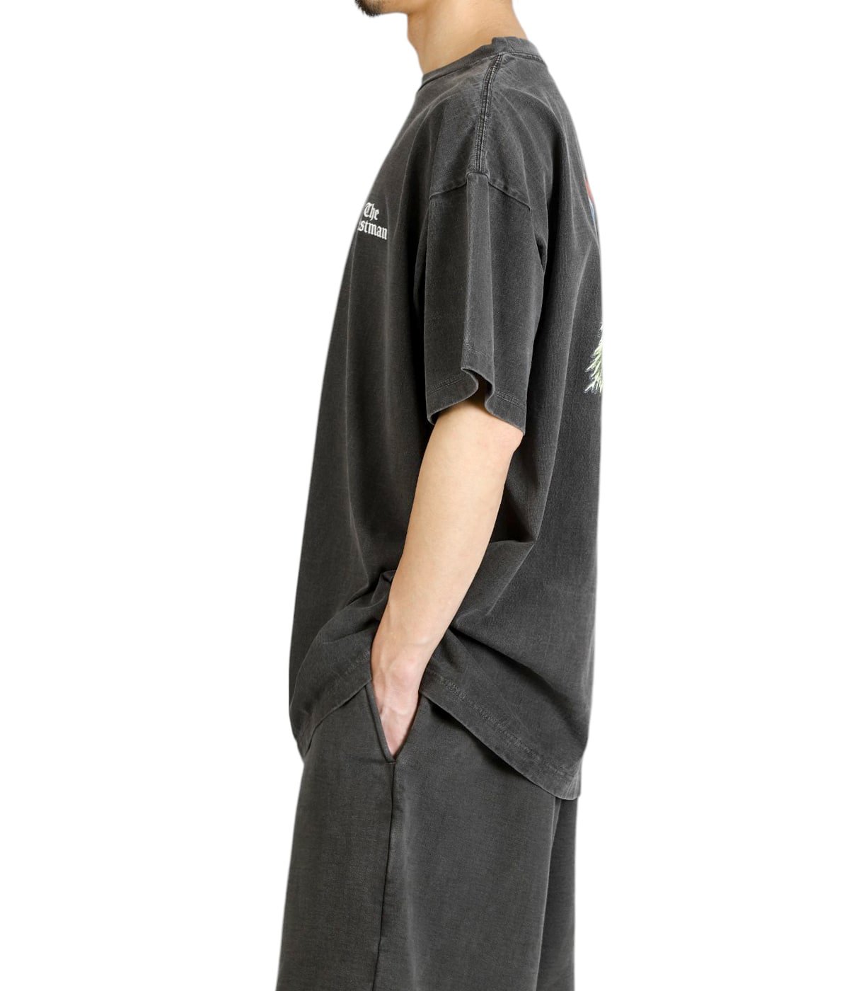 model（175cm / 60kg）B85 W75 H92 着用サイズ：L