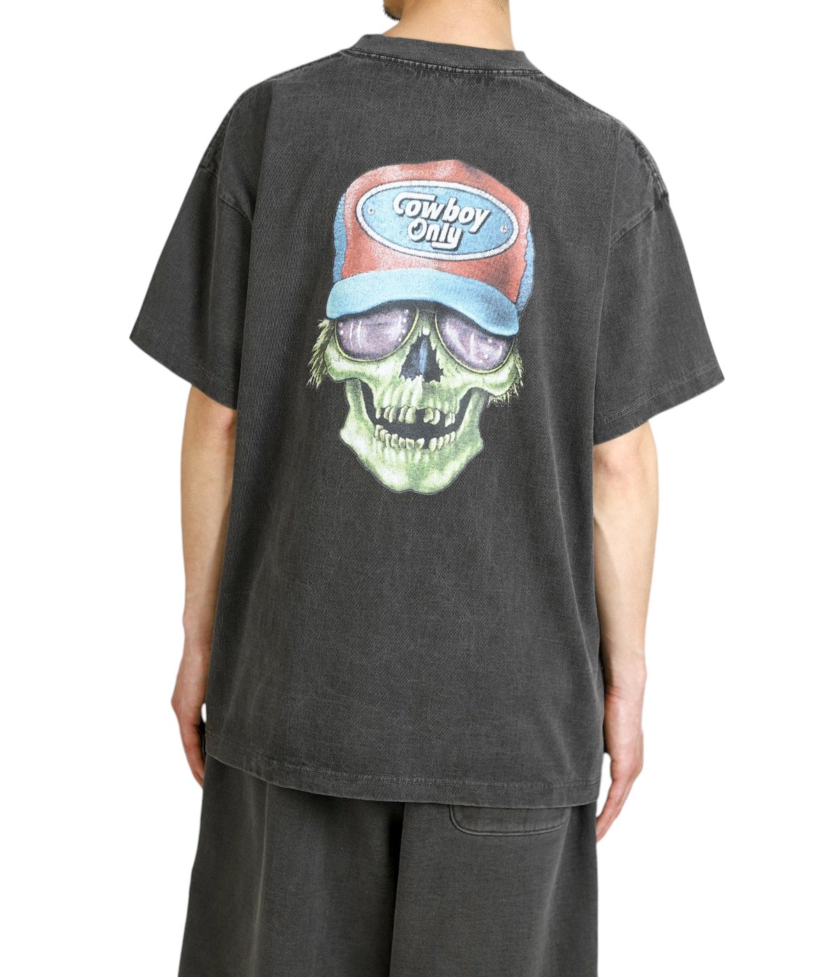 model（175cm / 60kg）B85 W75 H92 着用サイズ：L