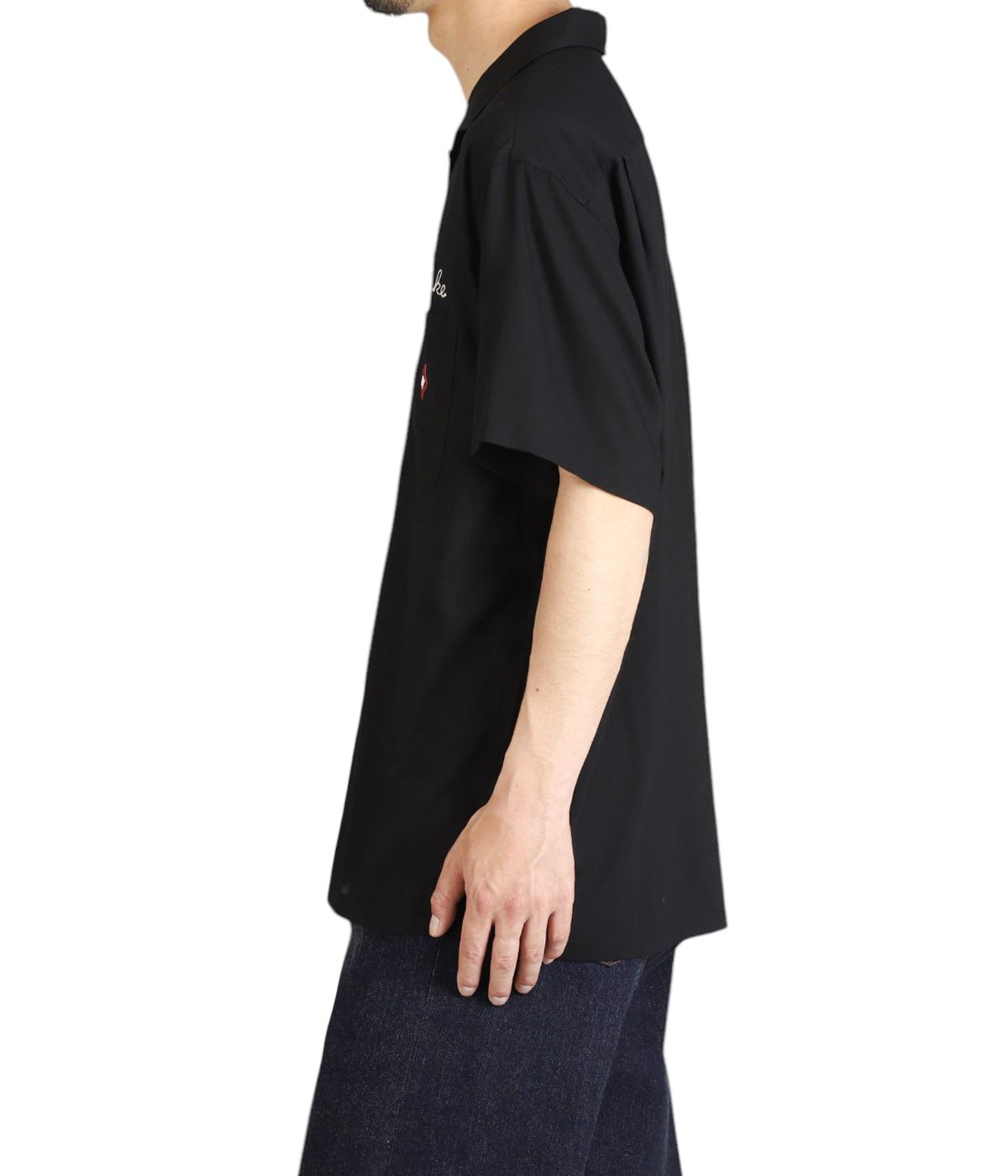 model（184cm / 63kg）B85 W80 H102 着用サイズ：L