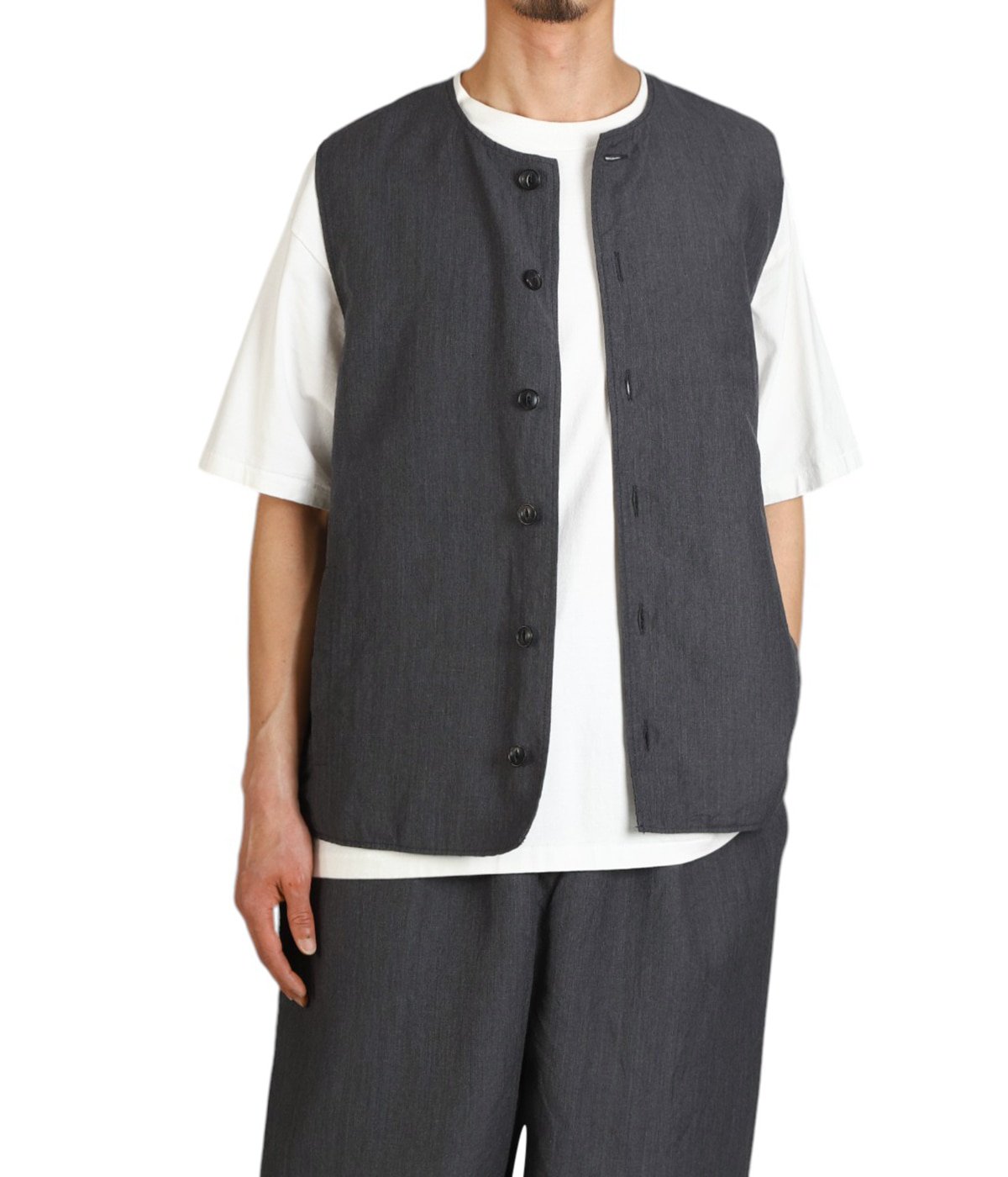 model（175cm / 60kg）B85 W75 H92 着用サイズ：M