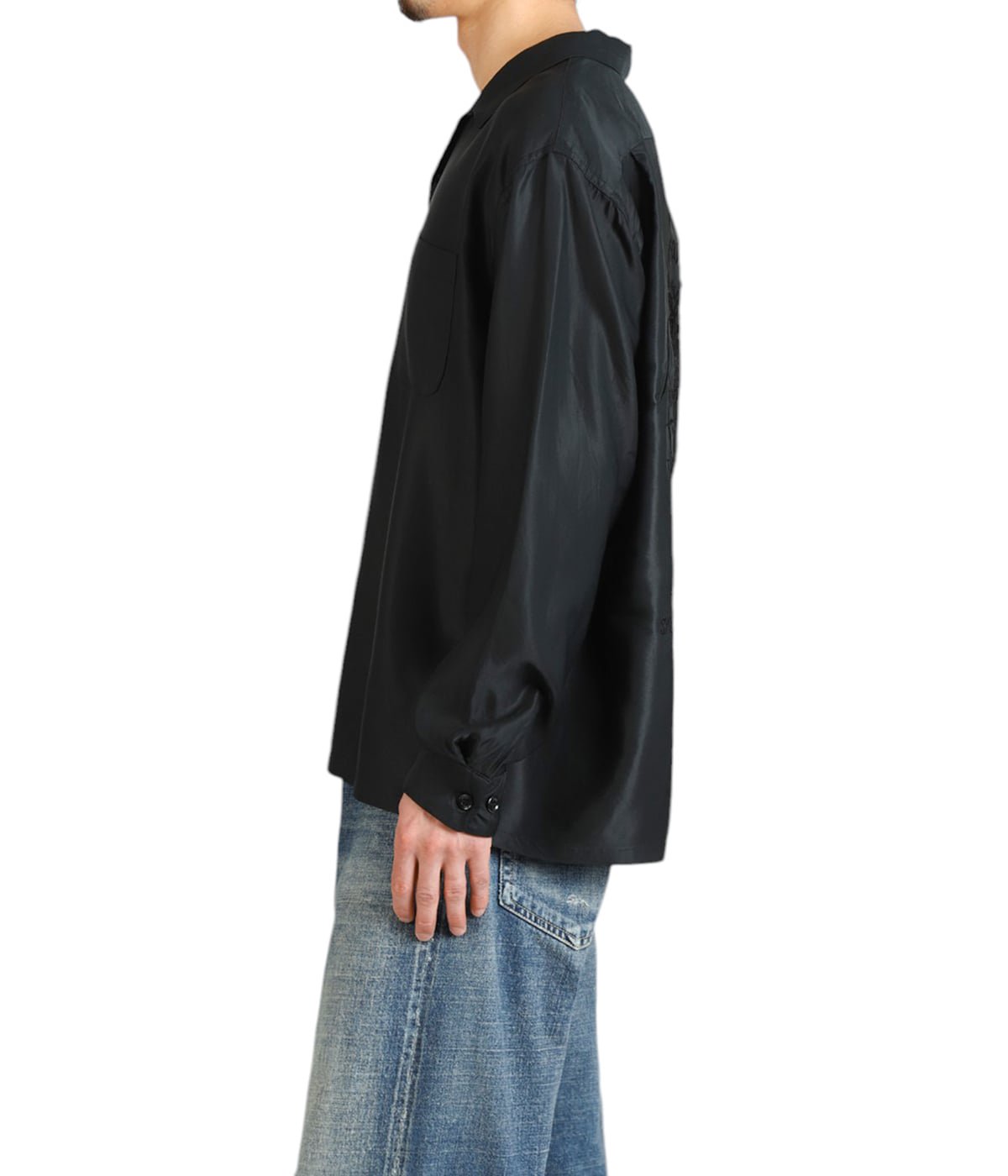 model（175cm / 60kg）B85 W75 H92 着用サイズ：M