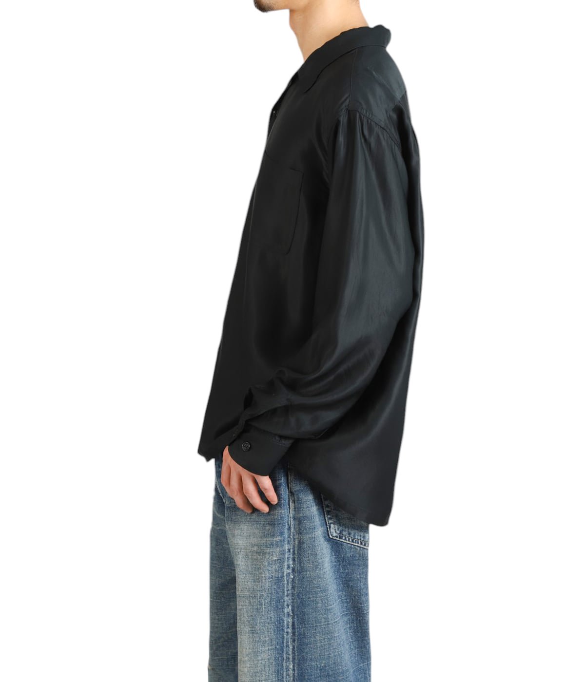 model（175cm / 60kg）B85 W75 H92 着用サイズ：M