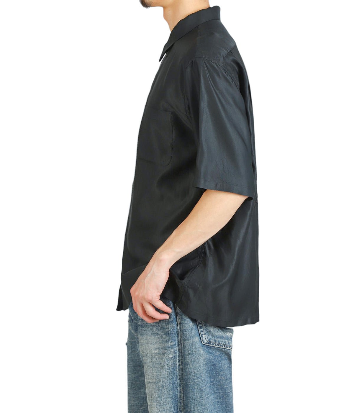 model(175cm / 60kg)B85 W75 H92 着用サイズ：M
