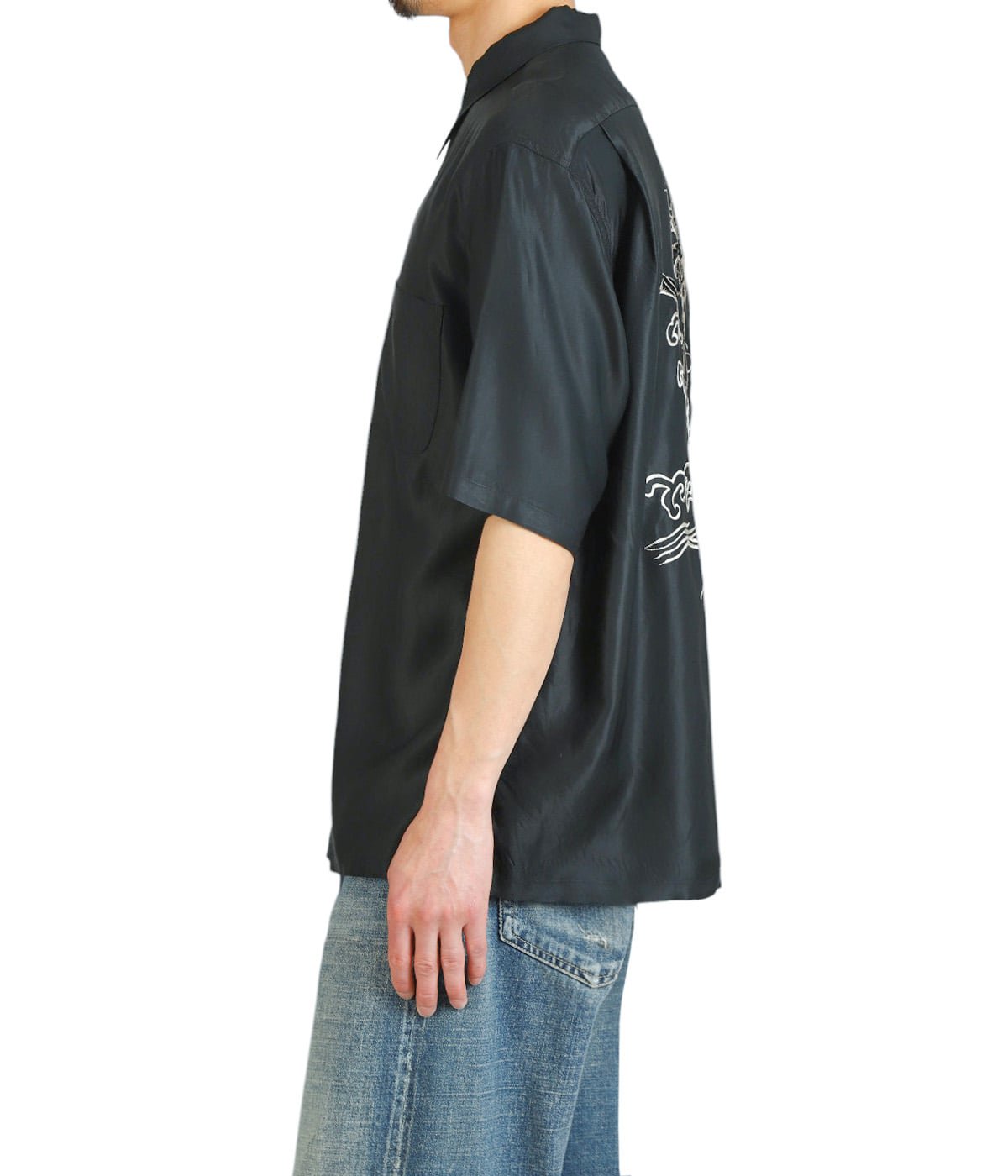 model(175cm / 60kg)B85 W75 H92 着用サイズ：M