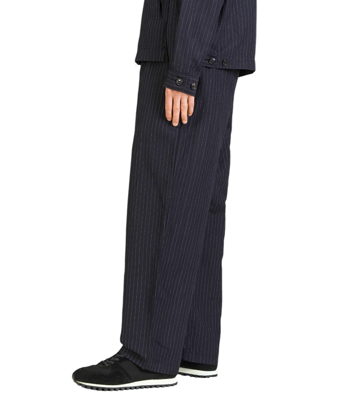 model（175cm / 60kg）B85 W75 H92 着用サイズ：M