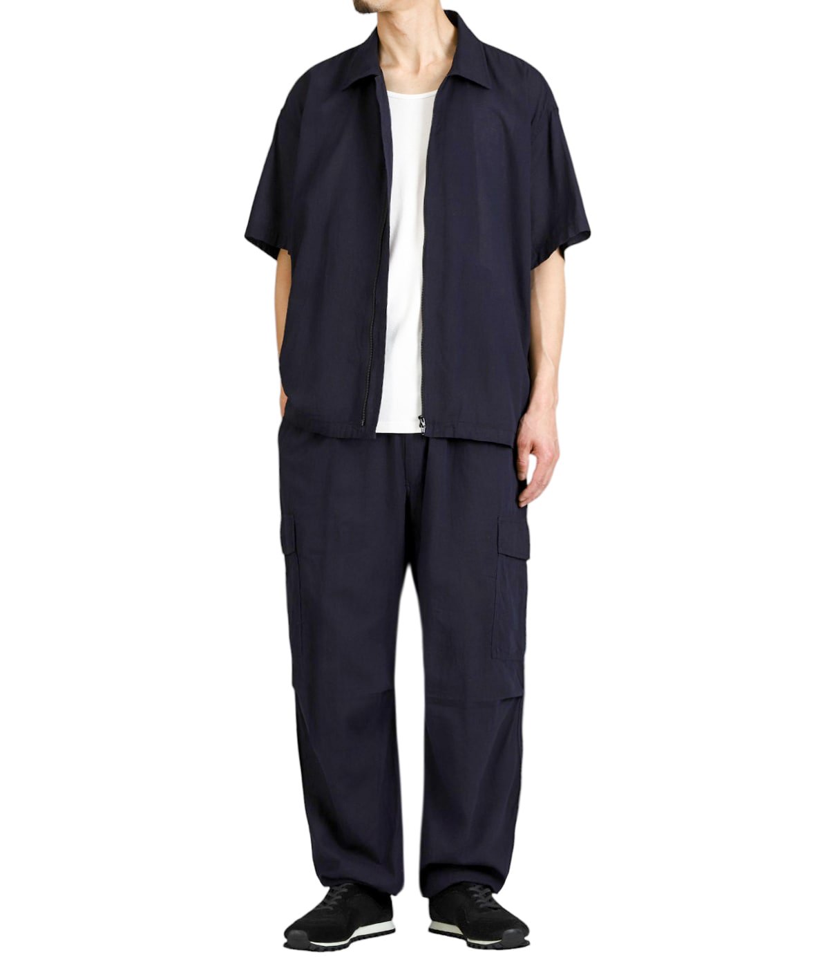 TOPS : VAT DYE CHAMBRAY ZIP SHIRT	 を着用