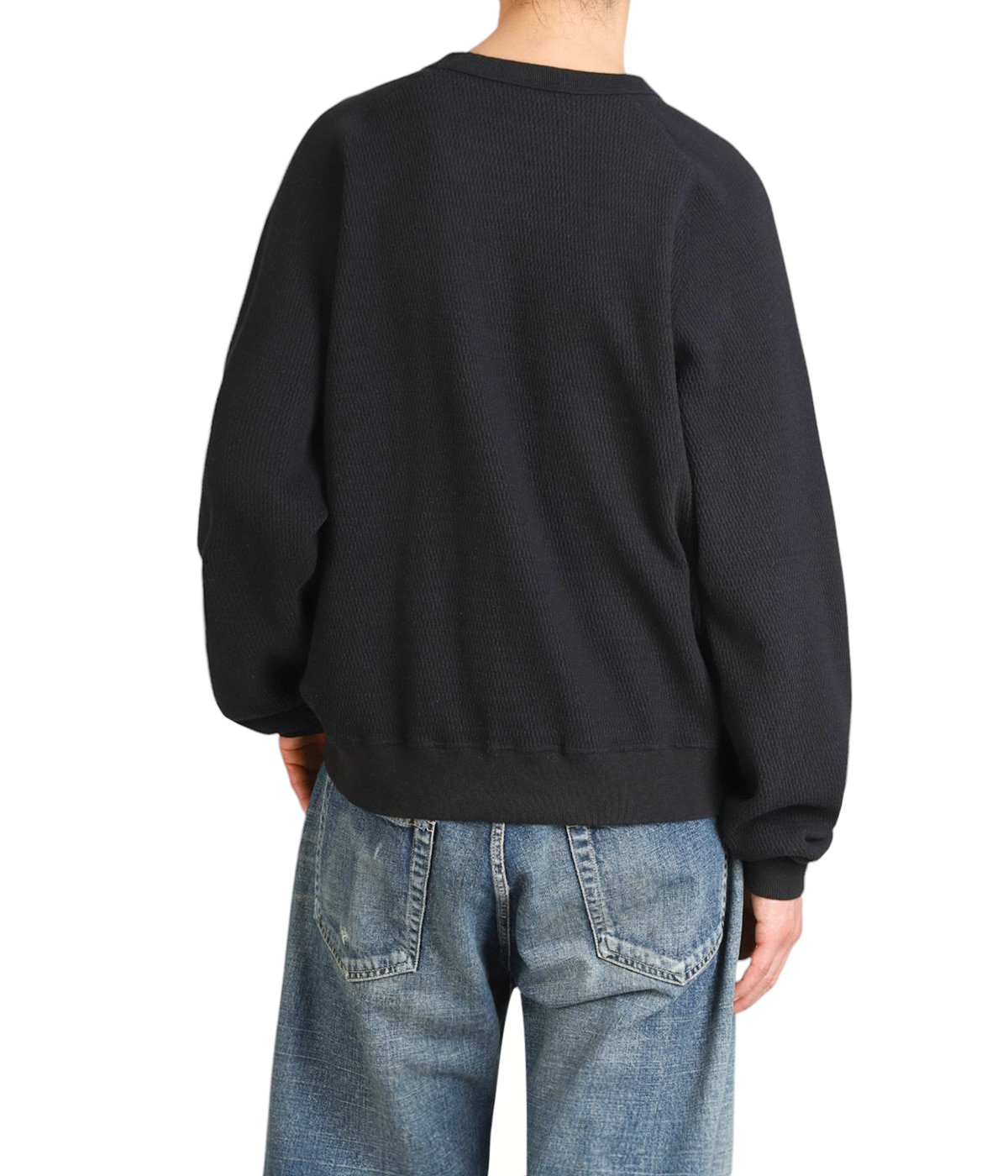 model（175cm / 60kg）B85 W75 H92 着用サイズ：M