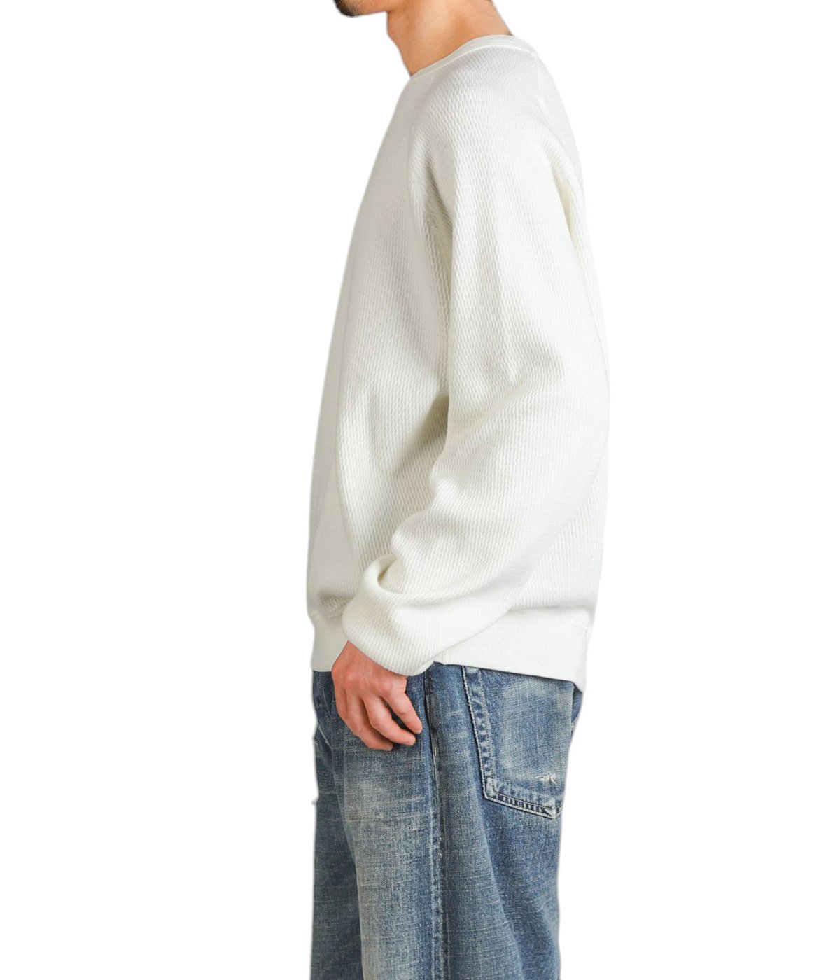 model（175cm / 60kg）B85 W75 H92 着用サイズ：M