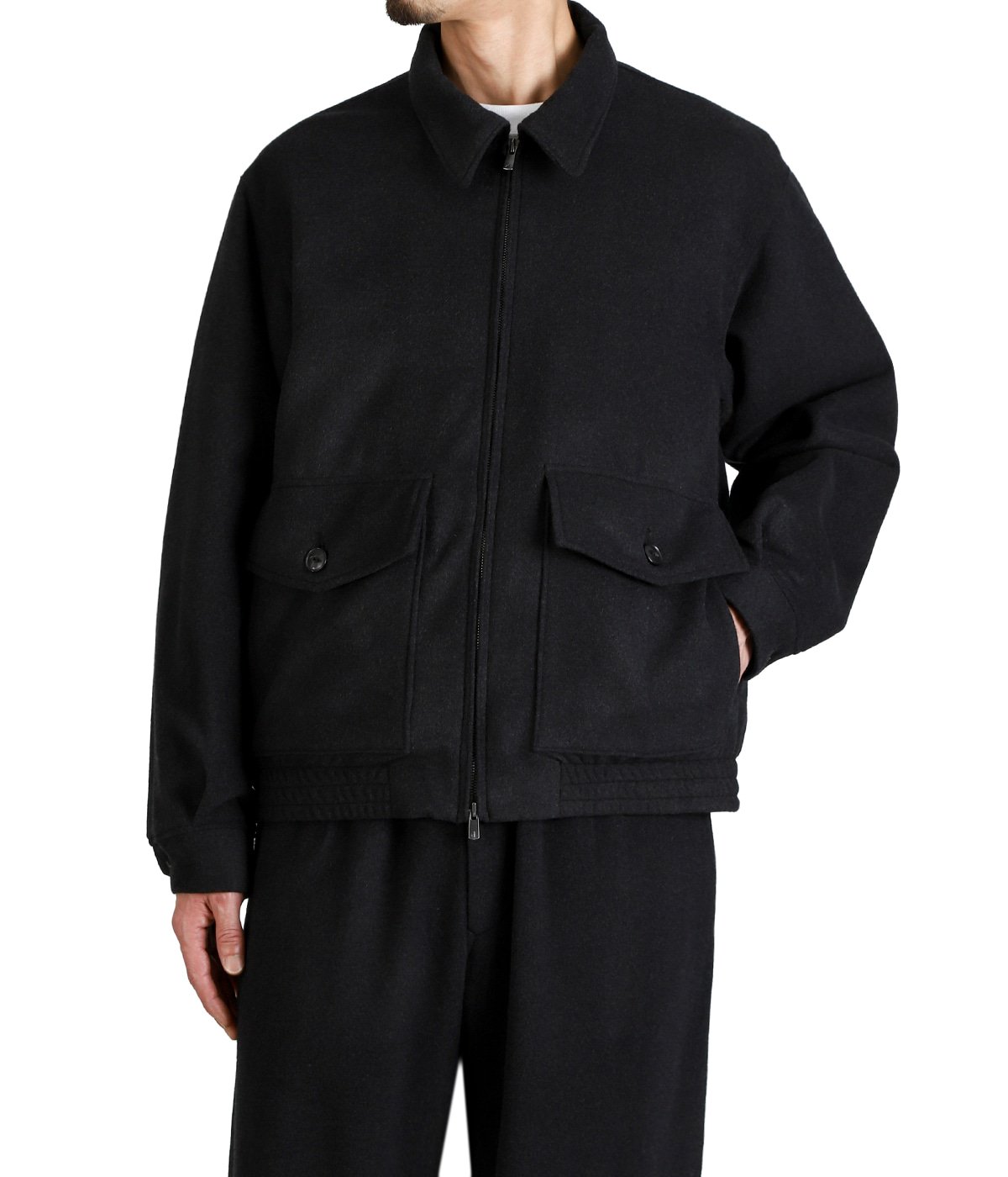 model（175cm / 60kg）B85 W75 H92 着用サイズ：M