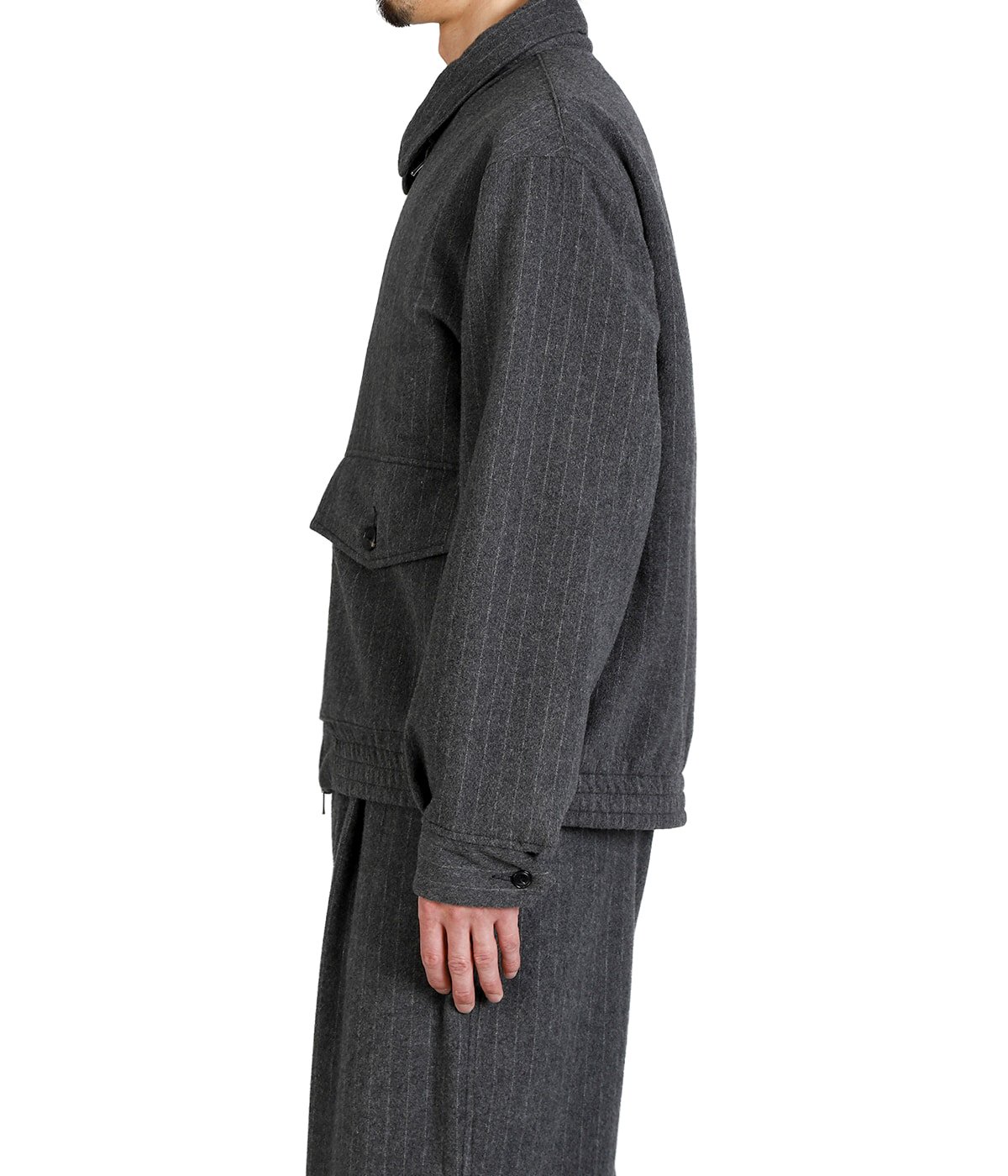 model（175cm / 60kg）B85 W75 H92 着用サイズ：M