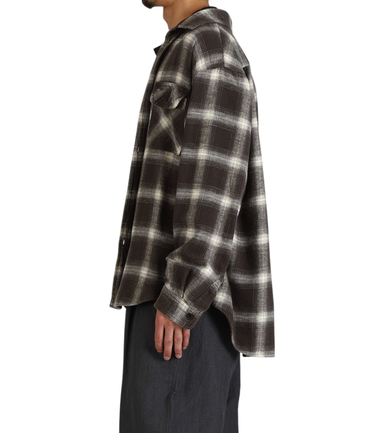model（175cm / 60kg）B85 W75 H92 着用サイズ：M