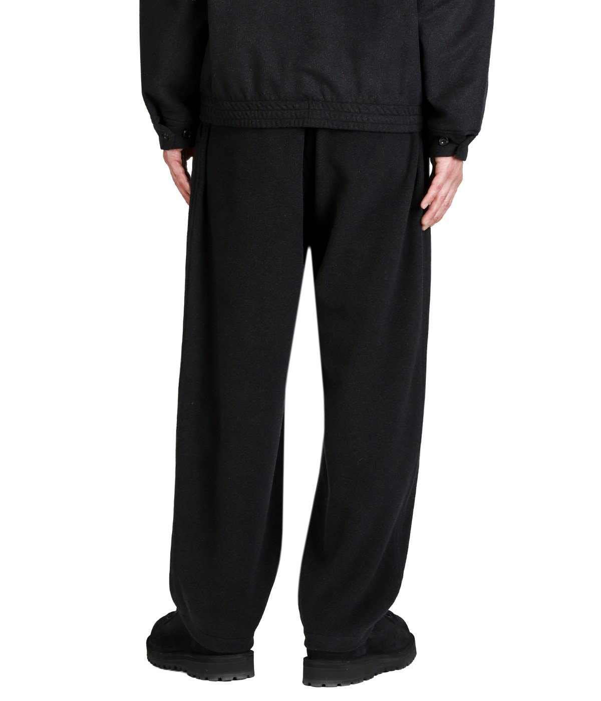 model（175cm / 60kg）B85 W75 H92 着用サイズ：M